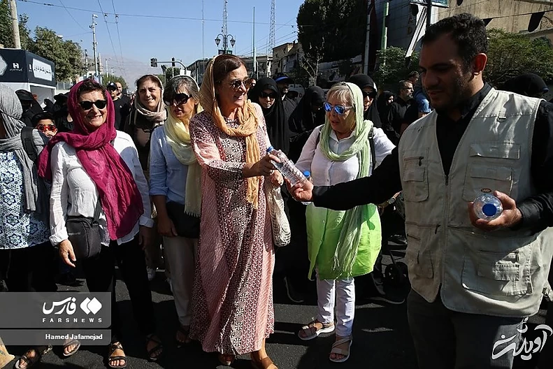 (تصاویر) زنان اسپانیایی در پیاده روی جاماندگان اربعین